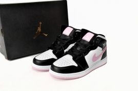 Picture of Air Jordan 1 Mid _SKUfc4202922fc